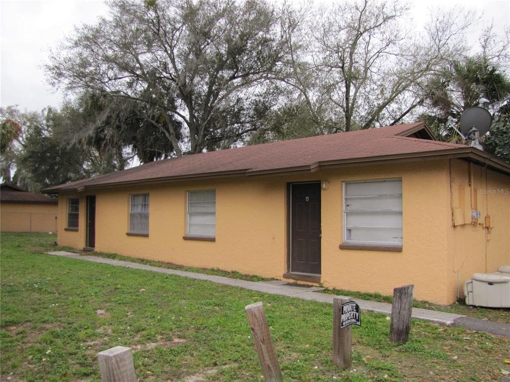 5215 E COLUMBUS DRIVE TAMPA, FL 33619
