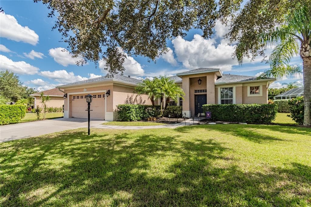 7311 ARROWHEAD RUN LAKEWOOD RANCH, FL 34202