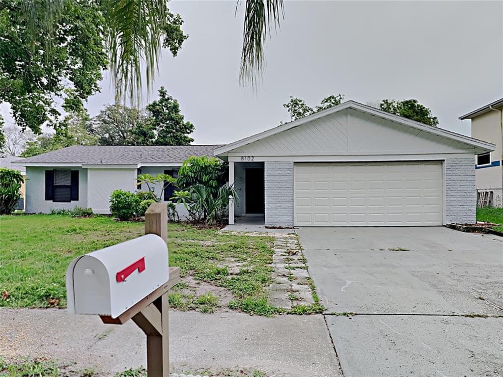 8102 CHICKASAW LANE PORT RICHEY, FL 34668
