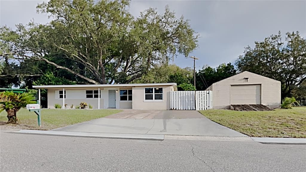 4174 CAYWOOD CIRCLE ORLANDO, FL 32810