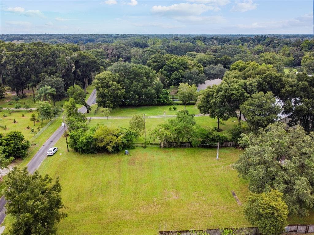 2208 MARTIN ROAD DOVER, FL 33527