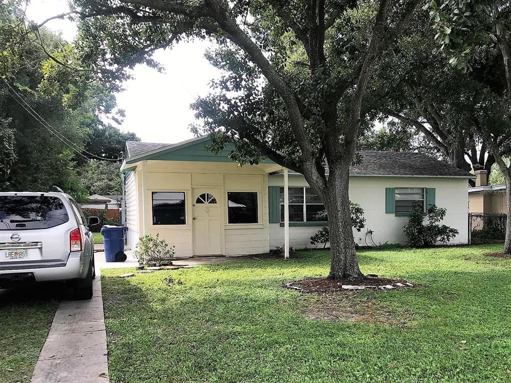 3024 W NAPOLEON AVENUE TAMPA, FL 33611