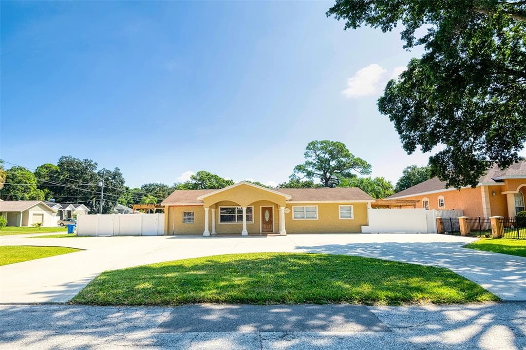 4423 CARLYLE ROAD