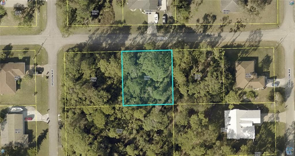 2902 E 3RD STREET LEHIGH ACRES, FL 33936