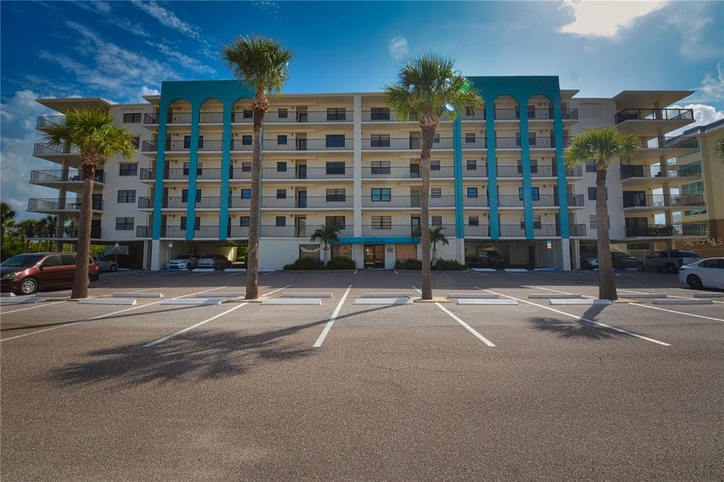 19531 GULF BOULEVARD UNIT 207 INDIAN SHORES, FL 33785