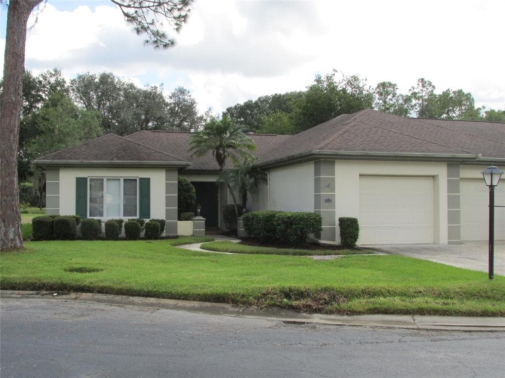 18823 TOURNAMENT TRAIL TAMPA, FL 33647