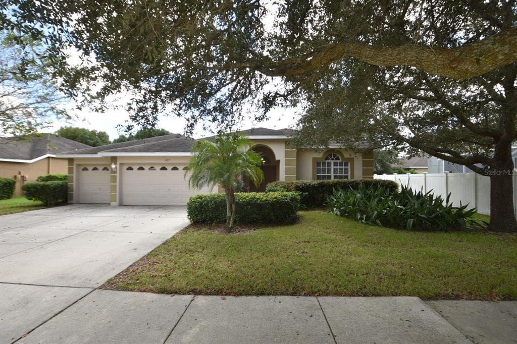 1917 RUTHERFORD DRIVE DOVER, FL 33527