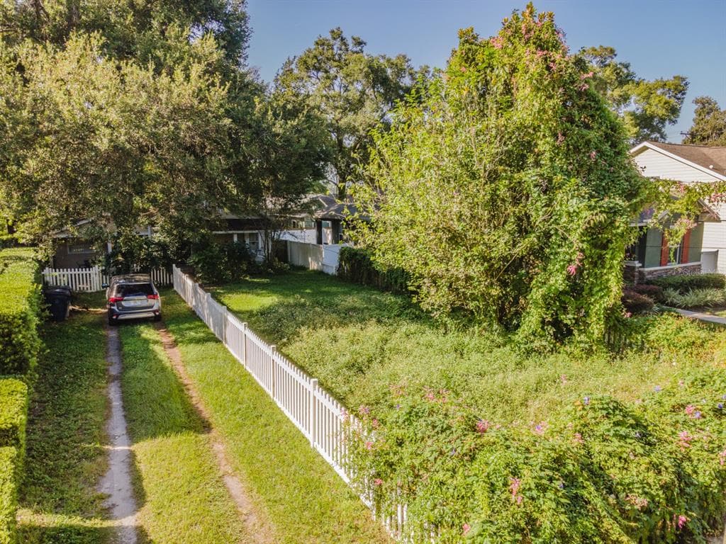 1005 E COMANCHE AVENUE TAMPA, FL 33604