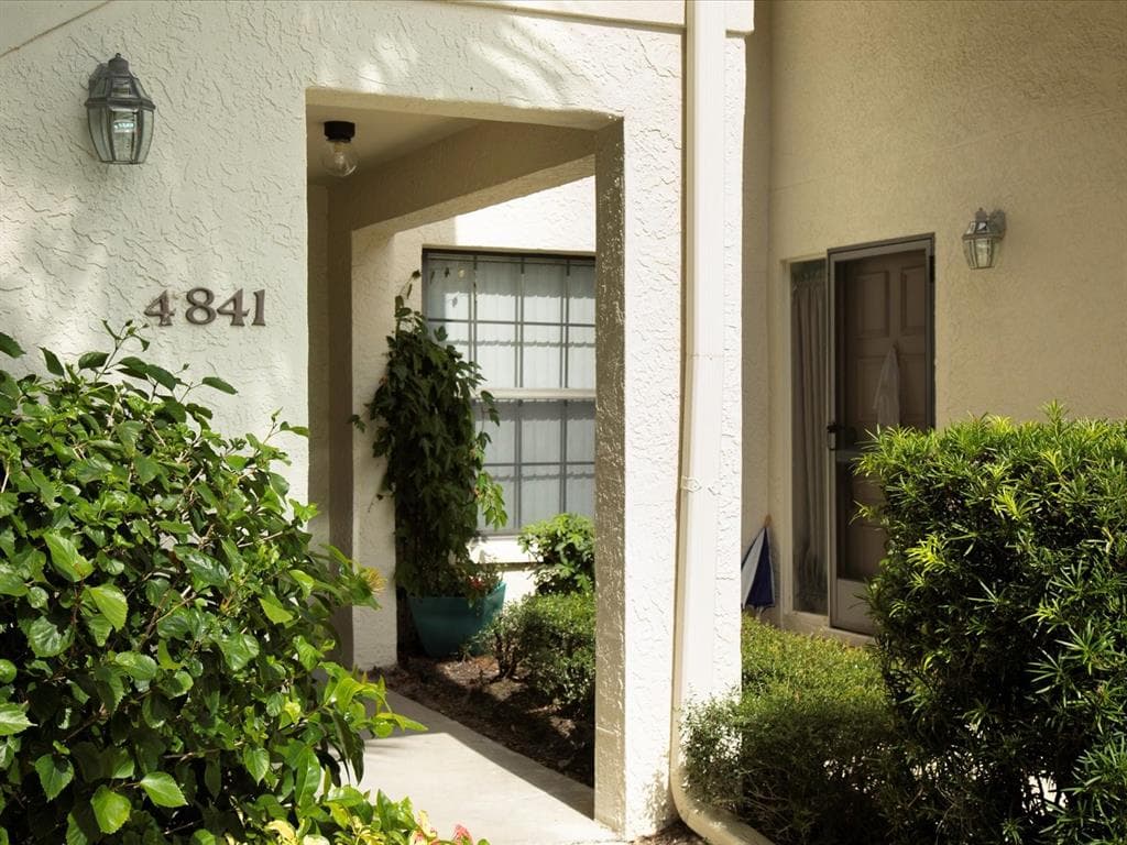 4841 WINSLOW BEACON UNIT 49 SARASOTA, FL 34235