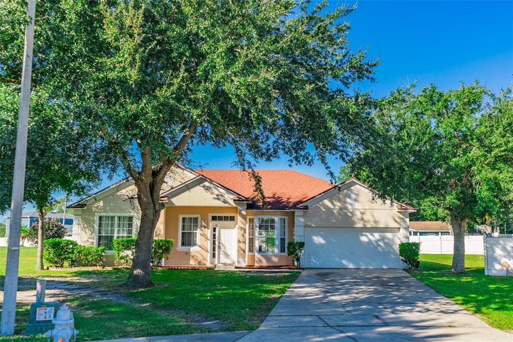 2520 TIGER MAPLE COURT KISSIMMEE, FL 34743