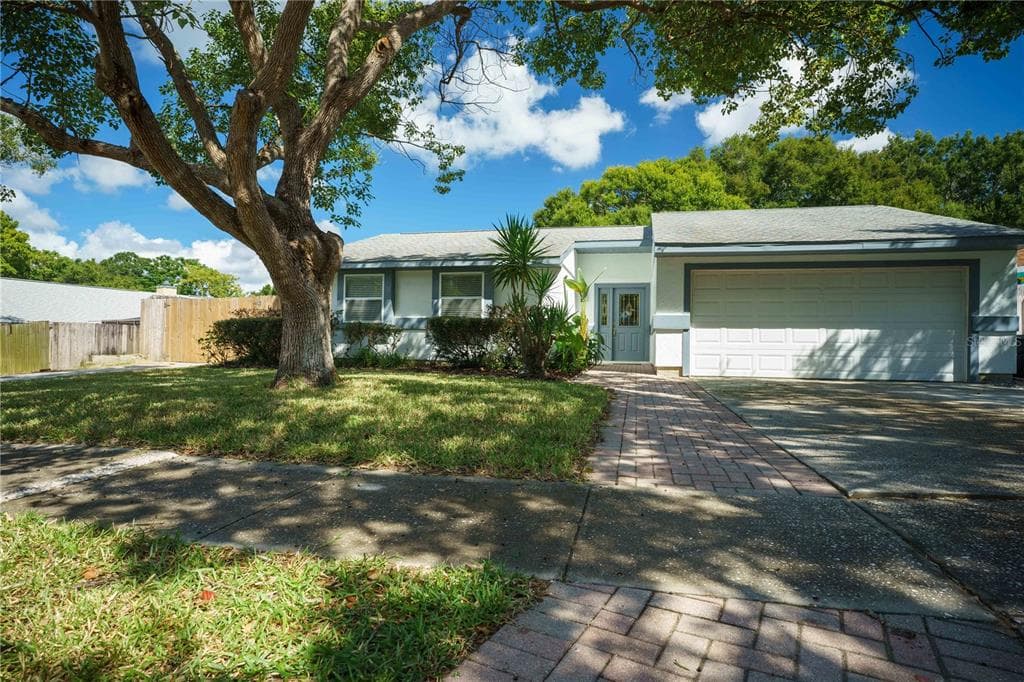 1052 PEPPERIDGE DRIVE PALM HARBOR, FL 34683