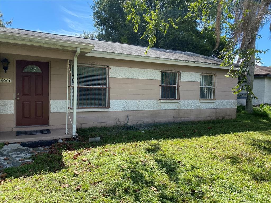 4000 W TYSON AVENUE TAMPA, FL 33611