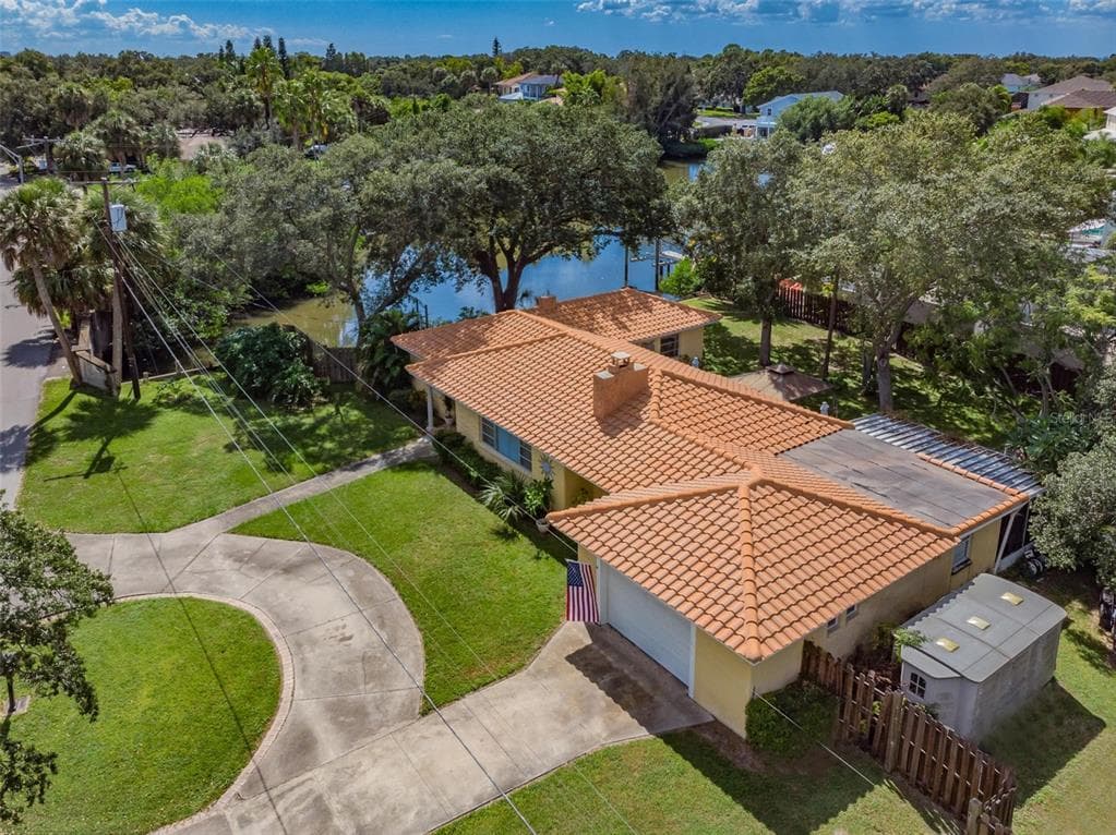 301 S SHORE CREST DRIVE