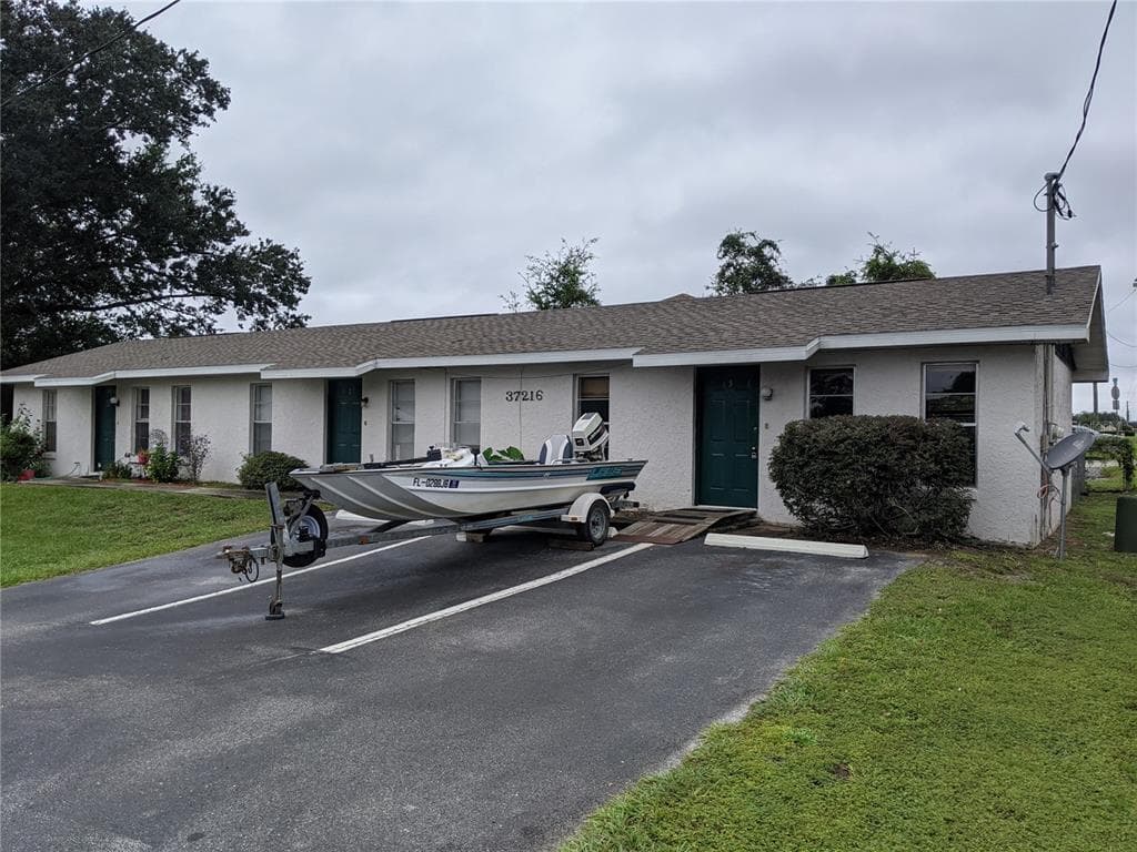 37216 CLINTON AVENUE UNIT 3 DADE CITY, FL 33525