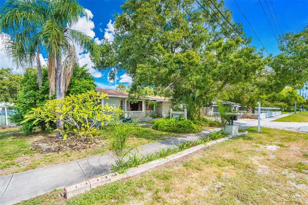 10913 70TH AVENUE SEMINOLE, FL 33772
