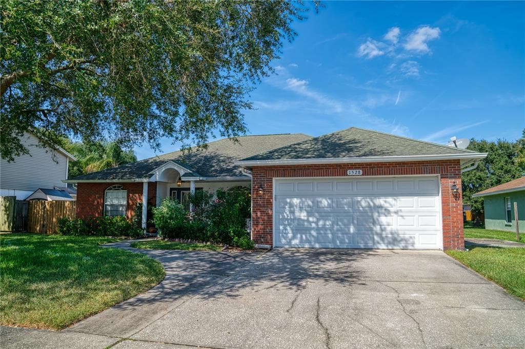 1528 CREEKBEND DRIVE BRANDON, FL 33510