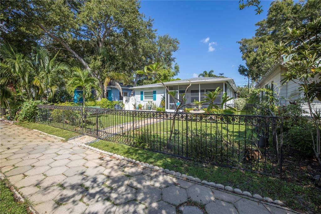 4425 2ND AVENUE N ST PETERSBURG, FL 33713