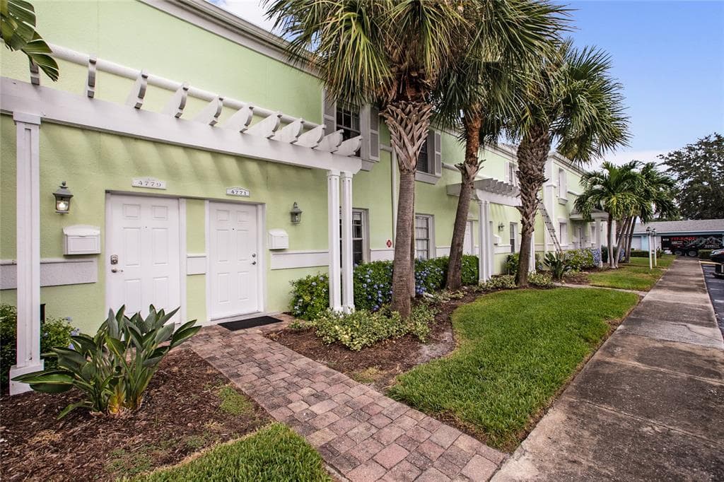4771 COQUINA KEY DRIVE SE UNIT 4771 ST PETERSBURG, FL 33705