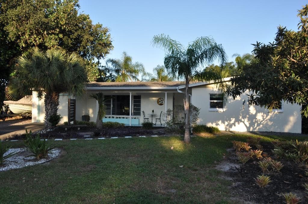 2966 BOUGAINVILLEA STREET SARASOTA, FL 34239