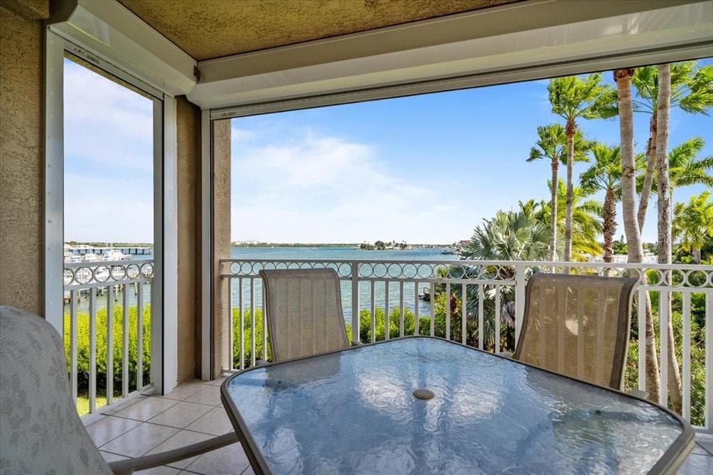 399 150TH AVENUE UNIT 220C MADEIRA BEACH, FL 33708