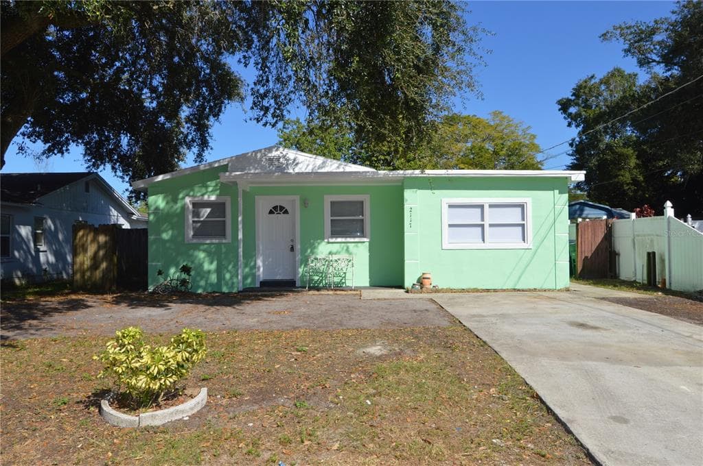 2117 W OKALOOSA AVENUE TAMPA, FL 33604