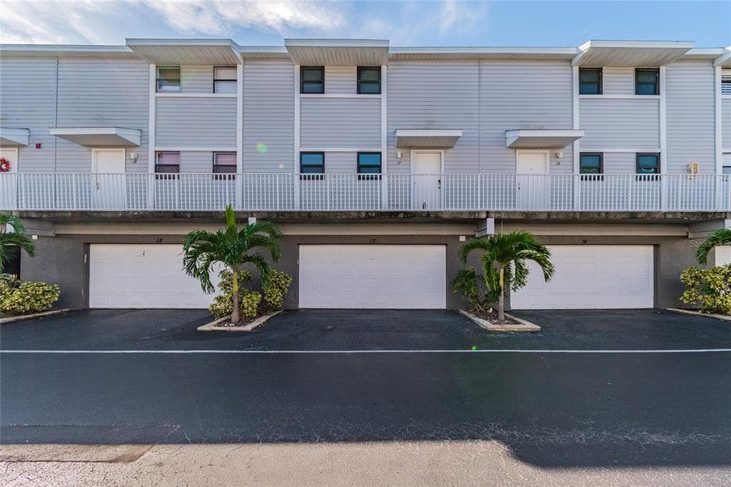 19823 GULF BOULEVARD UNIT 17 INDIAN SHORES, FL 33785