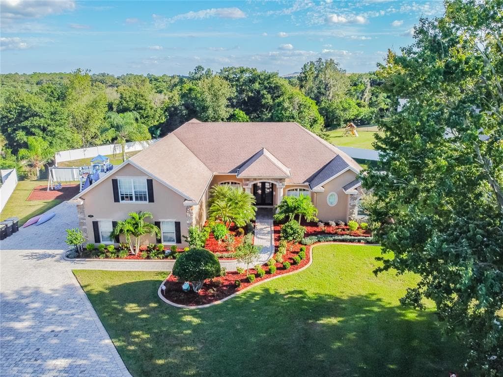2092 INDIAN SKY CIRCLE LAKELAND, FL 33813