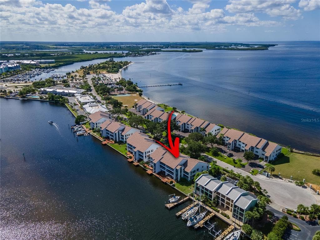 821 BAHIA DEL SOL DRIVE UNIT A RUSKIN, FL 33570