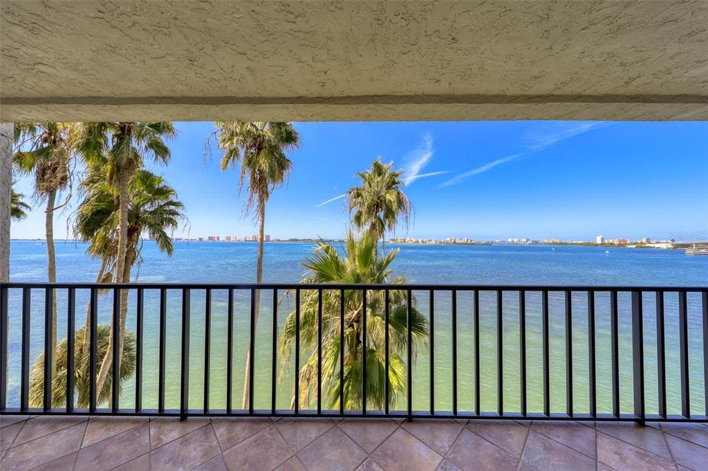 55 ROGERS STREET UNIT 403 CLEARWATER, FL 33756