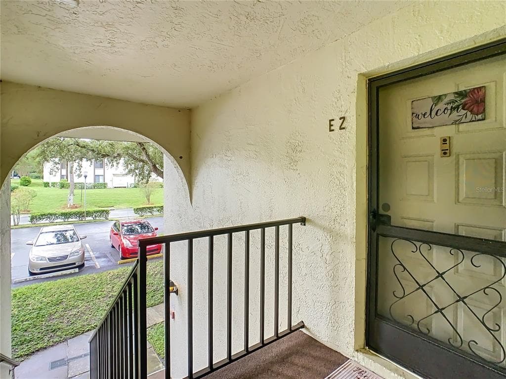 2523 PINE RIDGE WAY S UNIT E2 PALM HARBOR, FL 34684