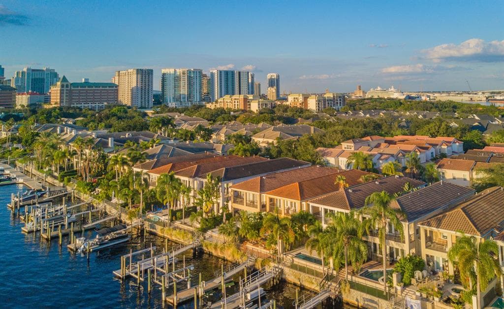 1019 ROYAL PASS ROAD TAMPA, FL 33602