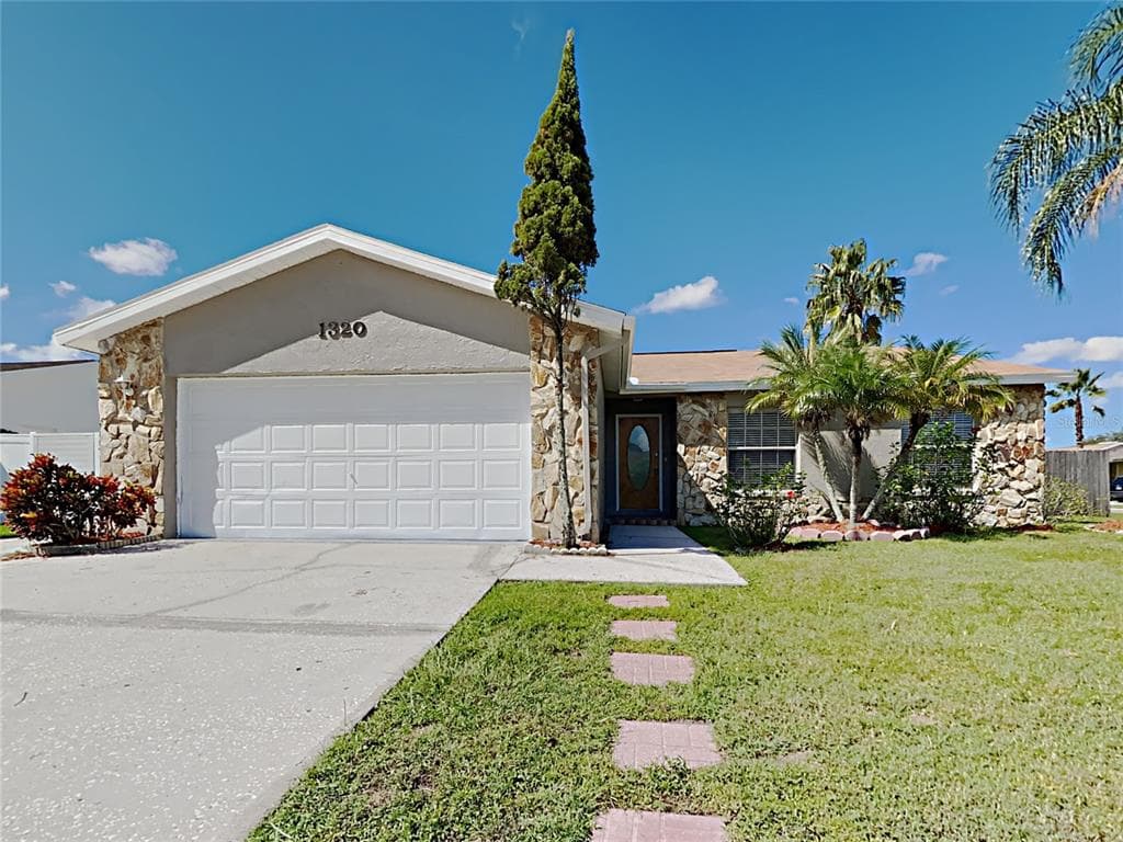1320 FOXBORO DRIVE BRANDON, FL 33511