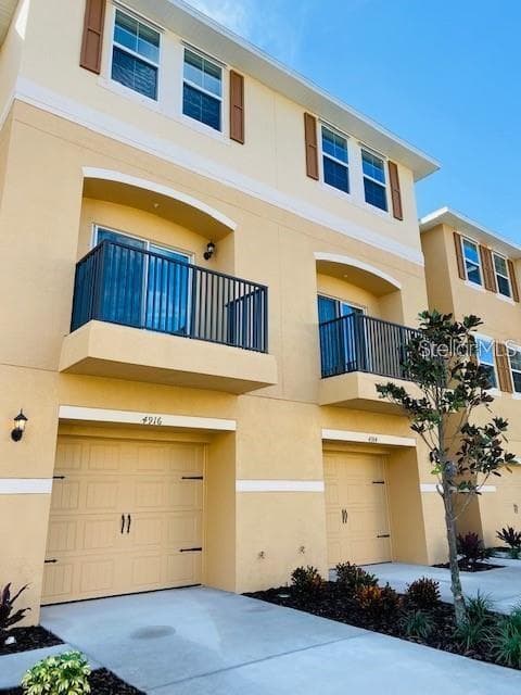 4916 GULF WATERS DRIVE NEW PORT RICHEY, FL 34652