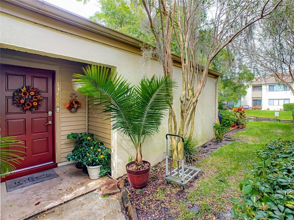 13408 PINE LAKE WAY UNIT A TAMPA, FL 33618
