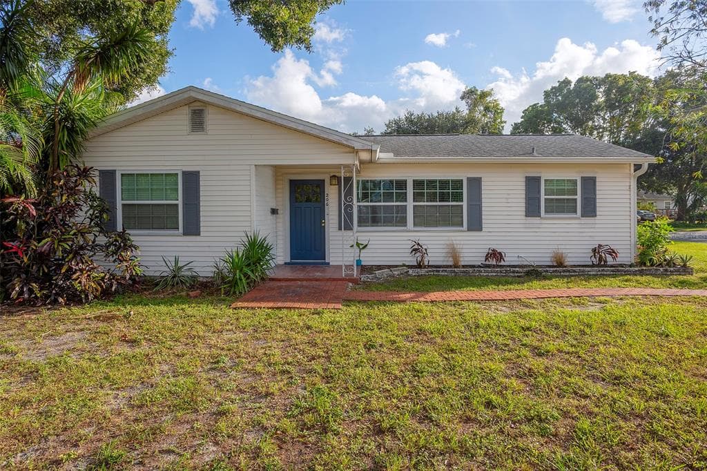 206 40TH AVENUE NE ST PETERSBURG, FL 33703