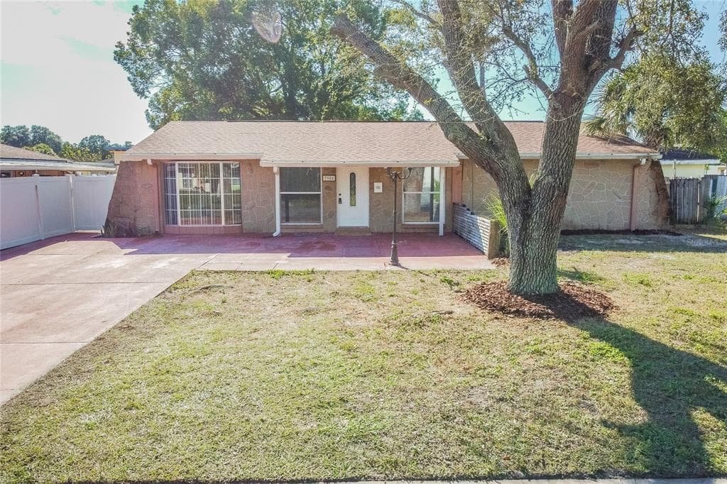7906 WOODGROVE CIRCLE TAMPA, FL 33615