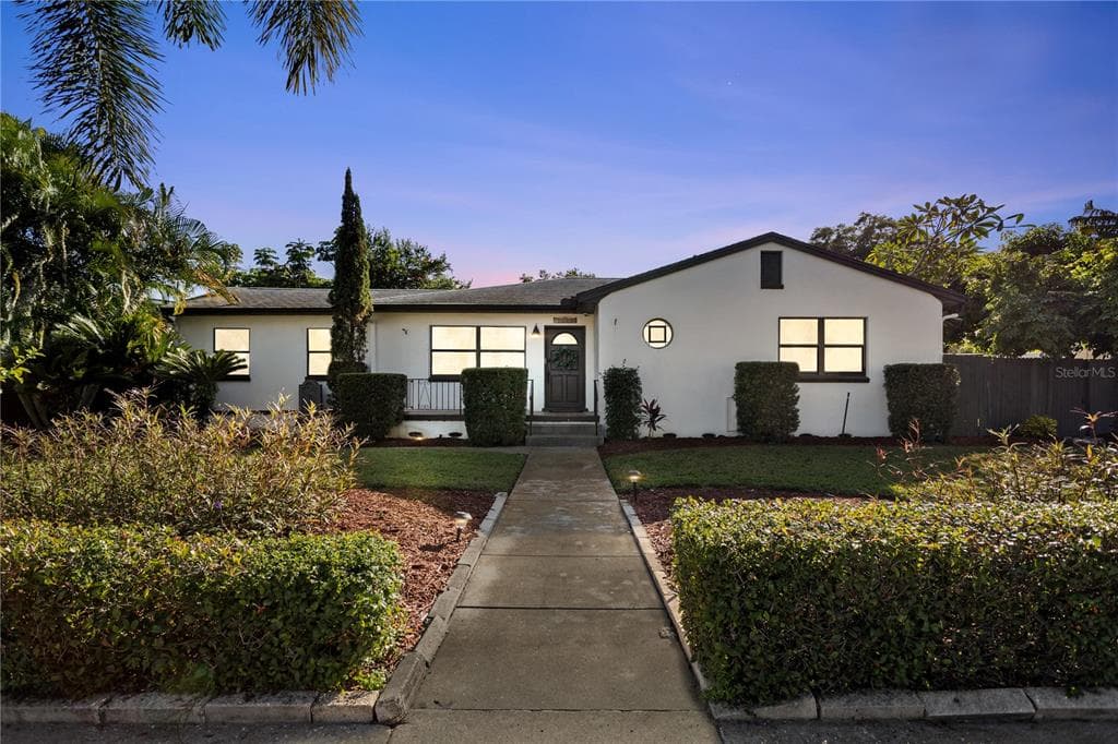 3742 FOSTER HILL DRIVE N ST PETERSBURG, FL 33704