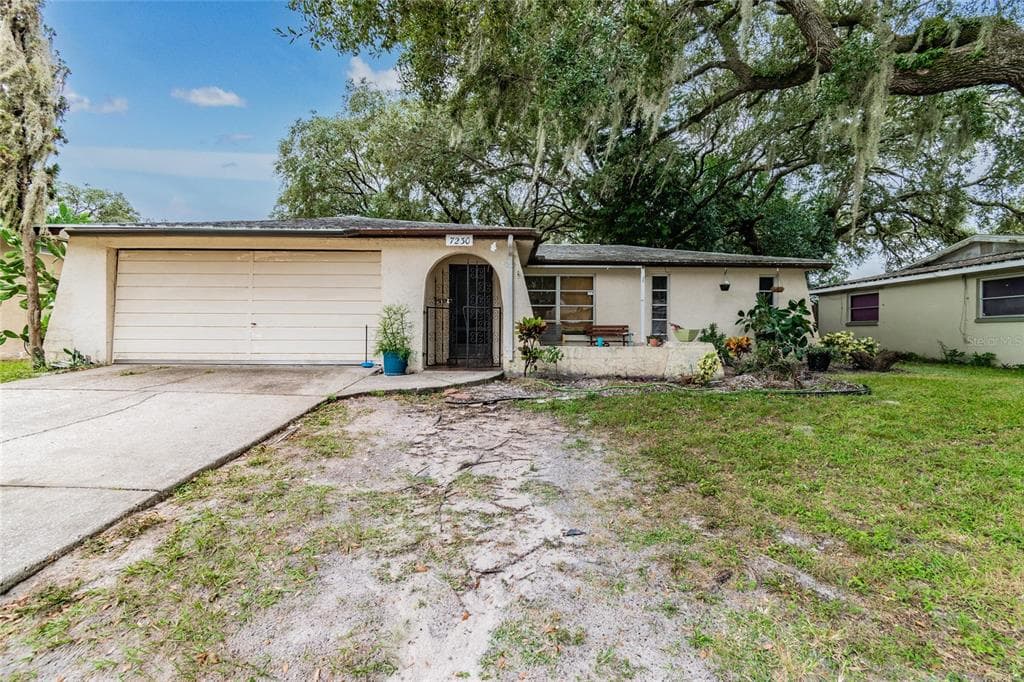 7230 SAN SALVADORE DRIVE PORT RICHEY, FL 34668