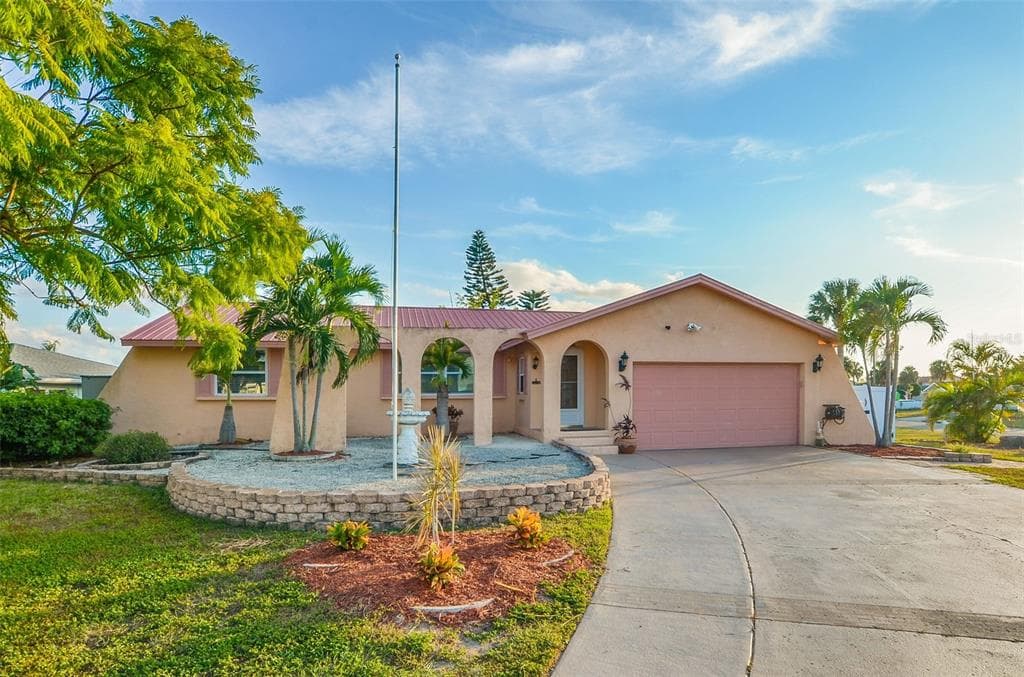 922 SAGO PALM WAY APOLLO BEACH, FL 33572
