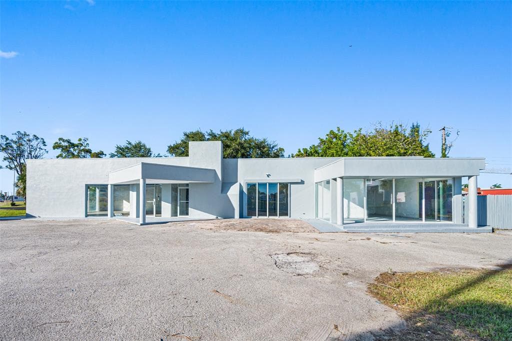 6969 S TAMIAMI TRAIL SARASOTA, FL 34231