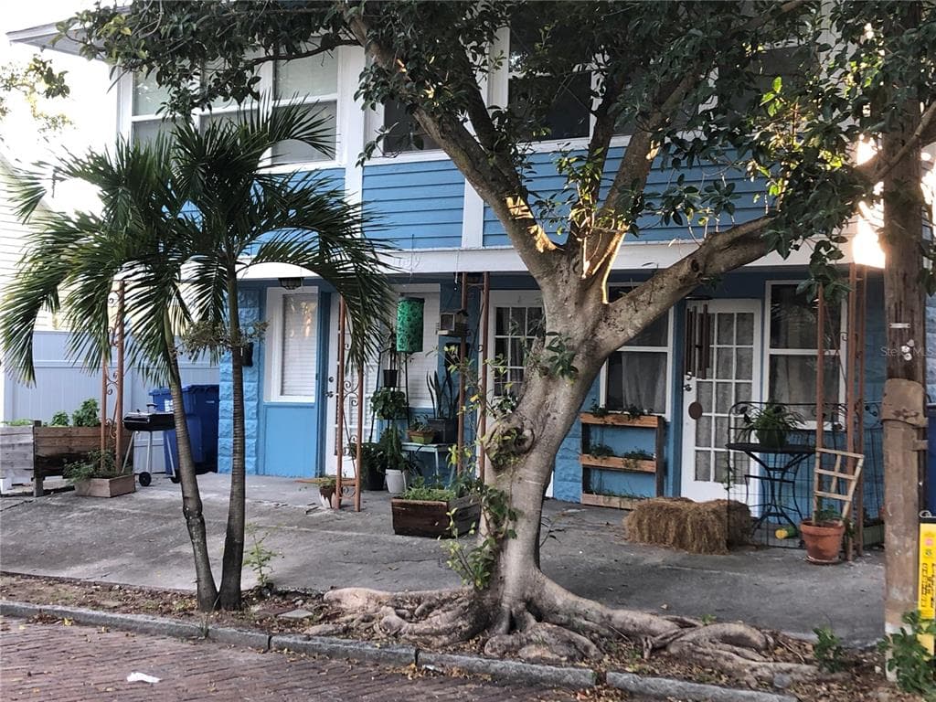 1059 5TH STREET N ST PETERSBURG, FL 33701