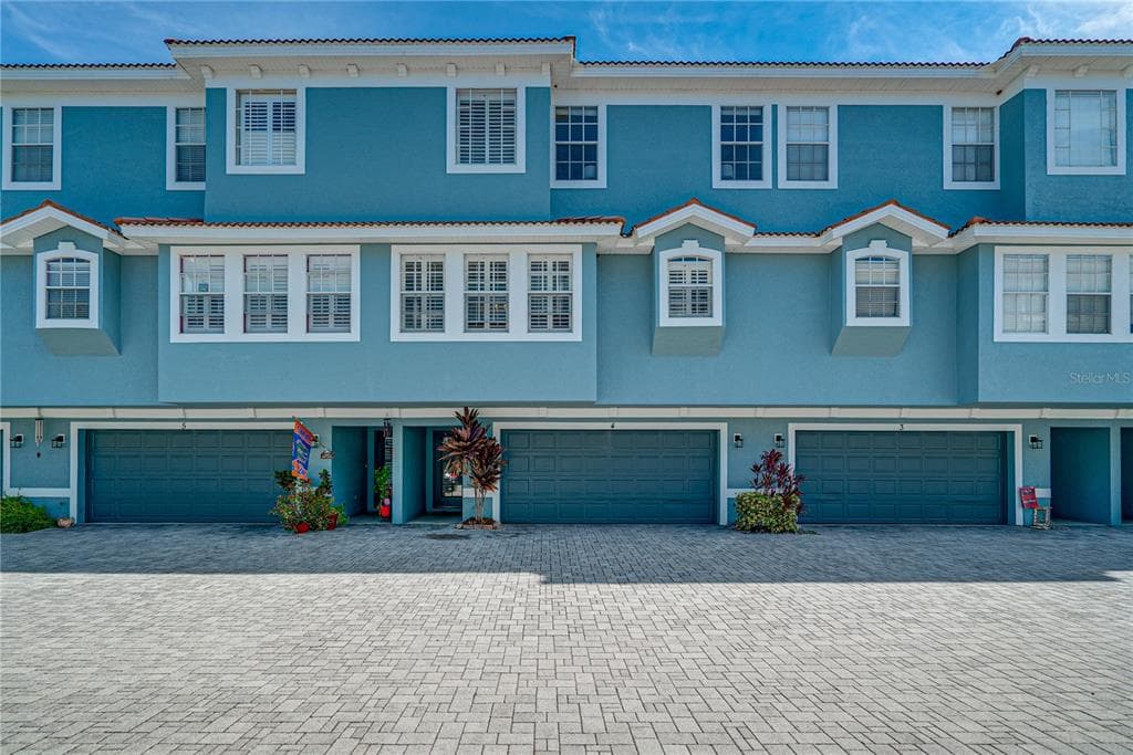 3111 W DE LEON STREET UNIT 4 TAMPA, FL 33609