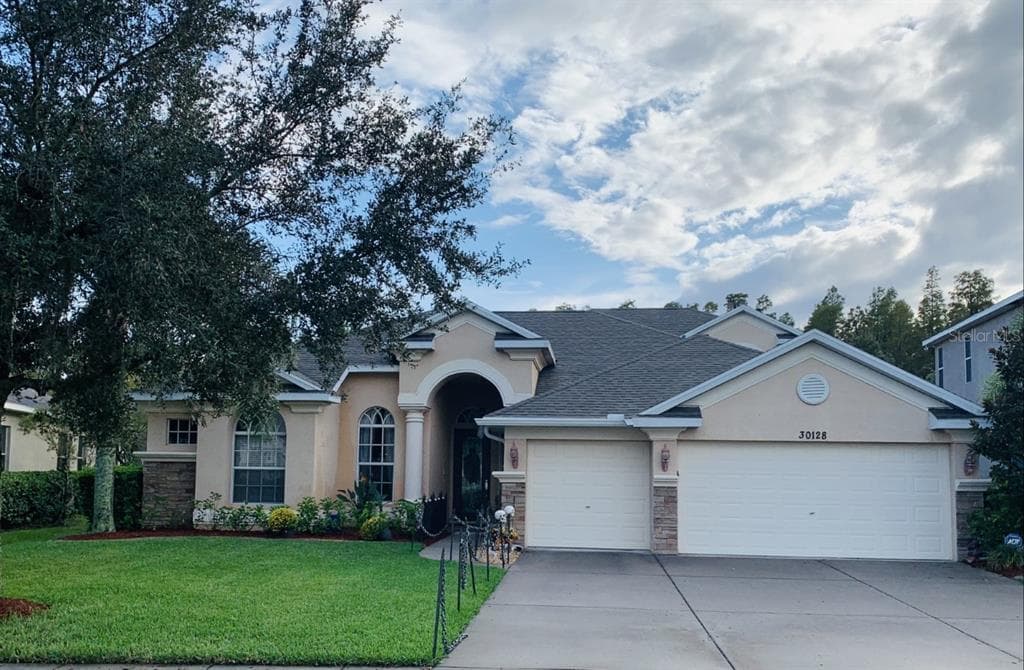 30128 FIVE FARMS AVENUE WESLEY CHAPEL, FL 33543