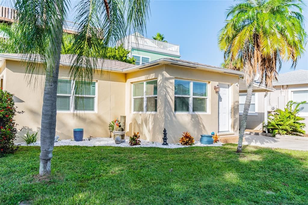 632 180TH AVE E REDINGTON SHORES, FL 33708