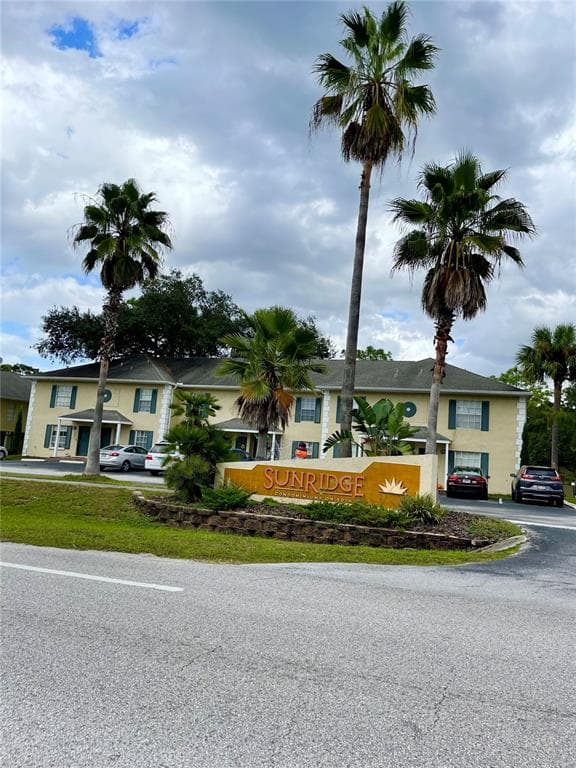 5011 SUNRIDGE PALMS DRIVE UNIT 203 TAMPA, FL 33617