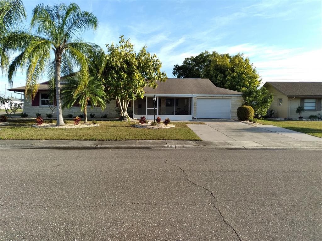 714 BEL AIR AVENUE SUN CITY CENTER, FL 33573