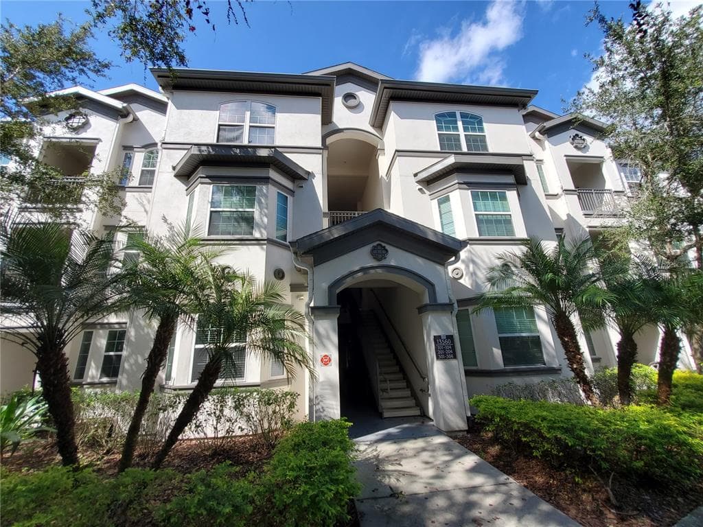 13560 CYPRESS GLEN LANE UNIT 6-104 TEMPLE TERRACE, FL 33637