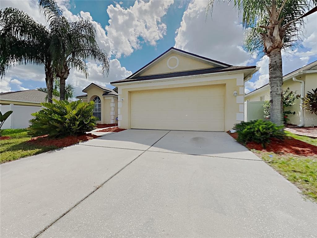 31136 WHINSENTON DRIVE WESLEY CHAPEL, FL 33543