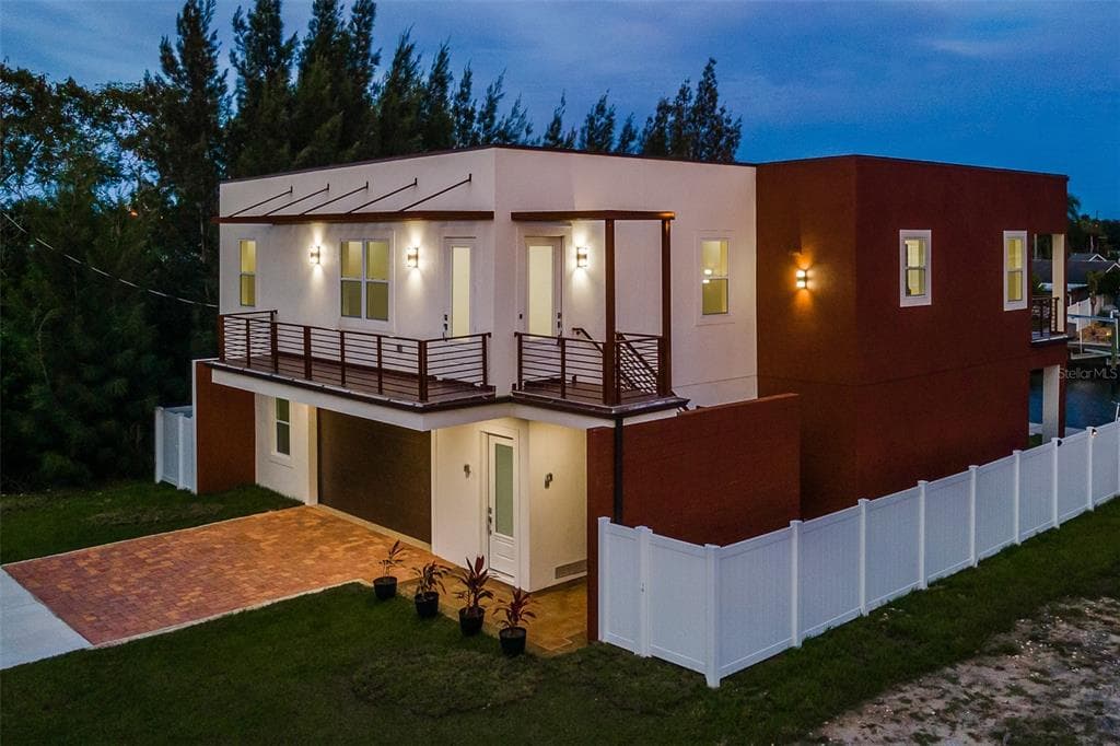 13914 KING AVENUE HUDSON, FL 34667