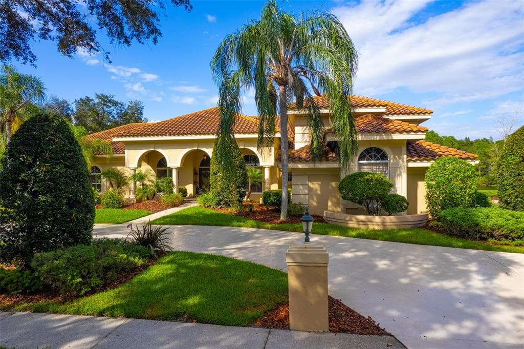 8940 MAGNOLIA CHASE CIRCLE TAMPA, FL 33647